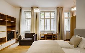 Deluxe Suite In Prime Location