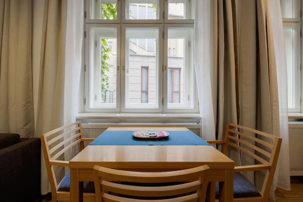 Deluxe Suite In Prime Location Praga Esterno foto