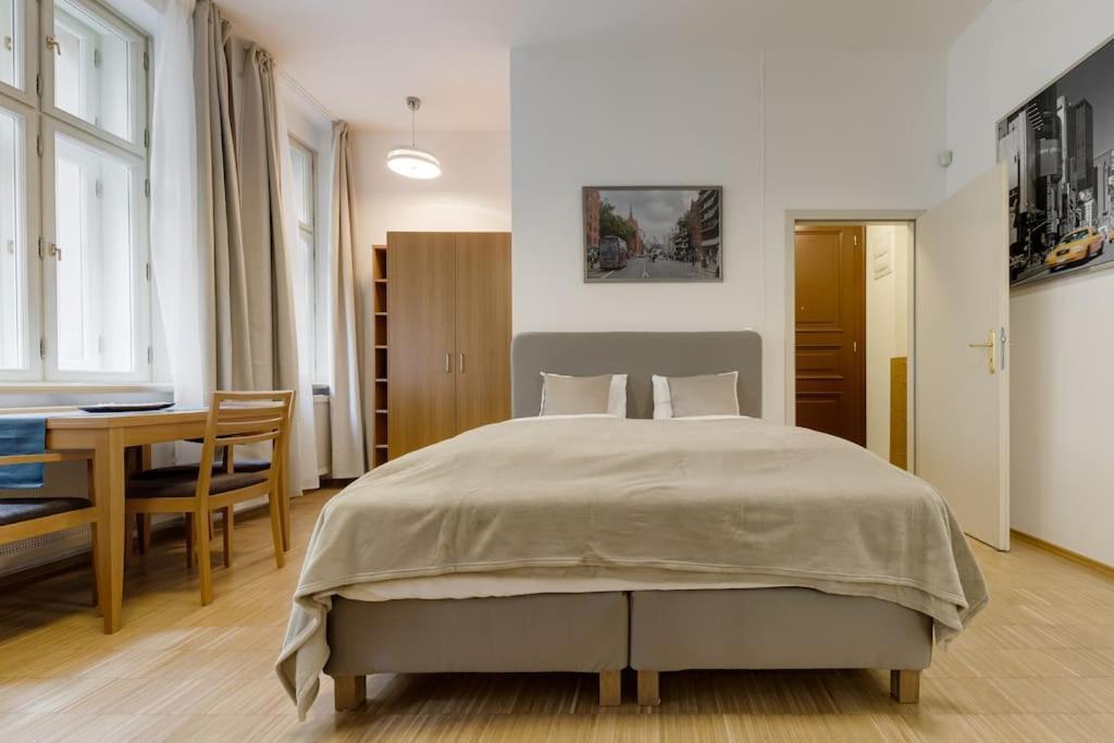 Deluxe Suite In Prime Location Praga Esterno foto