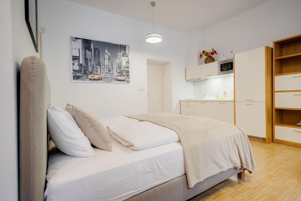 Deluxe Suite In Prime Location Praga Esterno foto